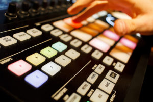 Best MIDI Controller for Lightroom: Complete Reviews With Comparisons